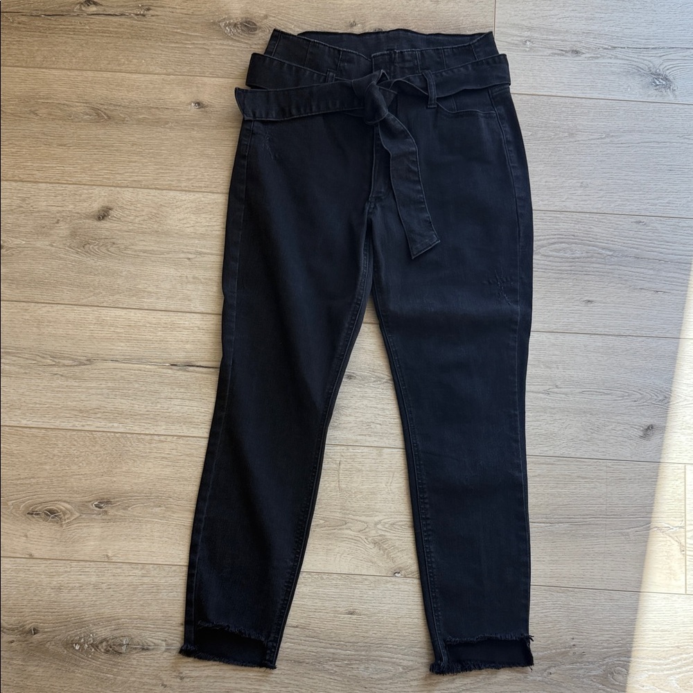 Tinseltown Black Ankle Jeans with Tie Belt